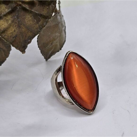 "5/$25" Amber Glass Catseye Silvertone Statement Ring Sz 8 - Picture 1 of 6